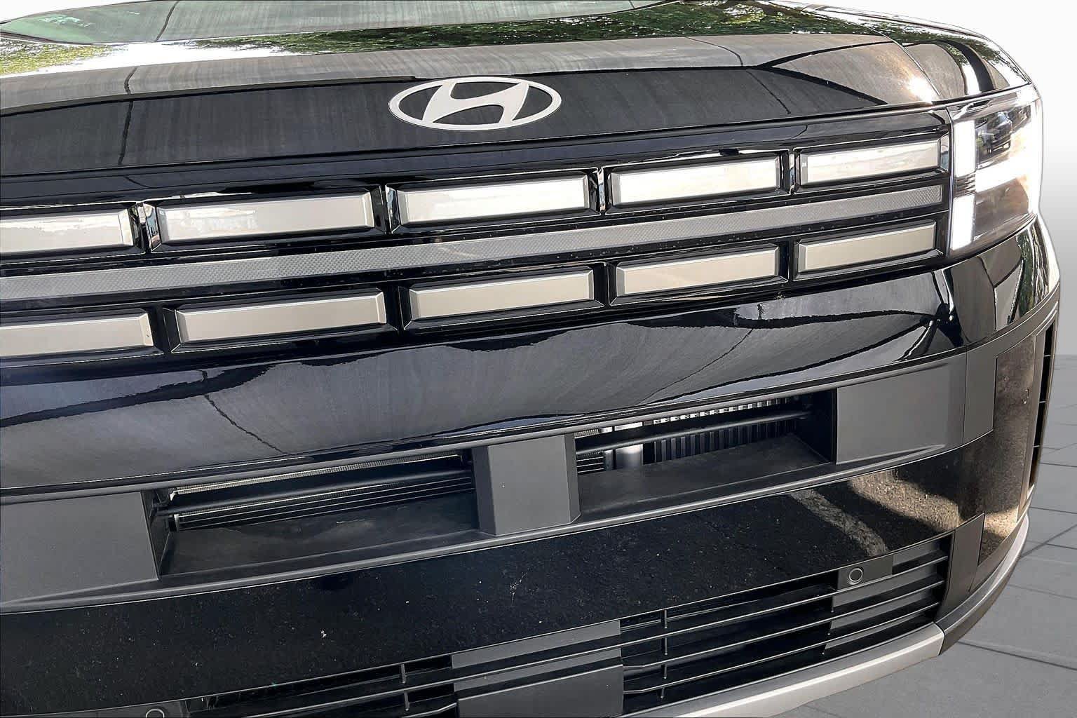 Certified 2025 Hyundai Santa Fe SE FWD image 30