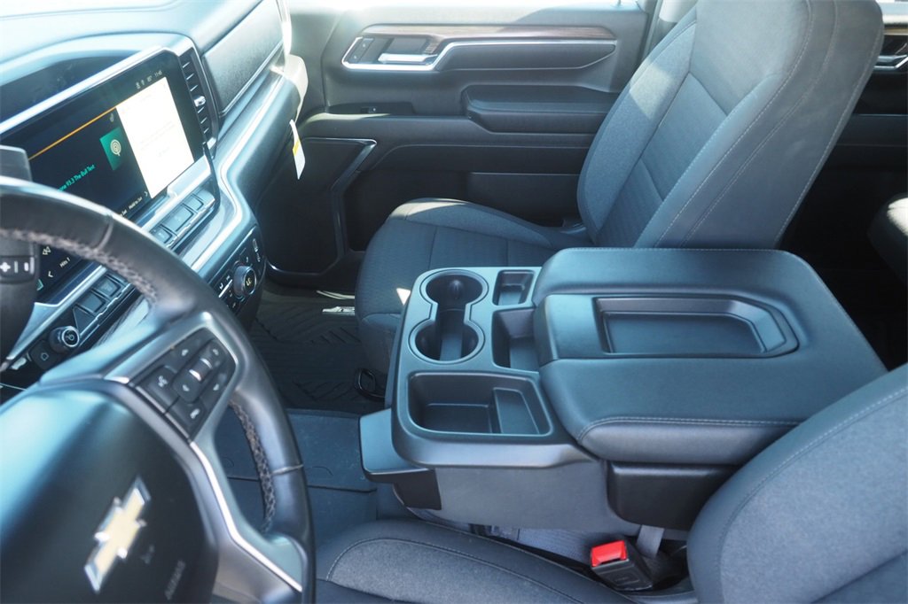 Used 2024 Chevrolet Silverado 2500 LT image 9