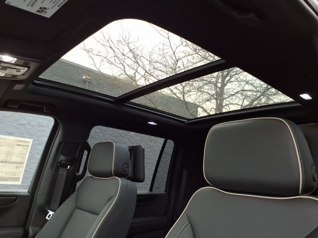 New 2027 GMC Yukon XL Elevation w/ Elevation Premium Package AWD/4WD image 15
