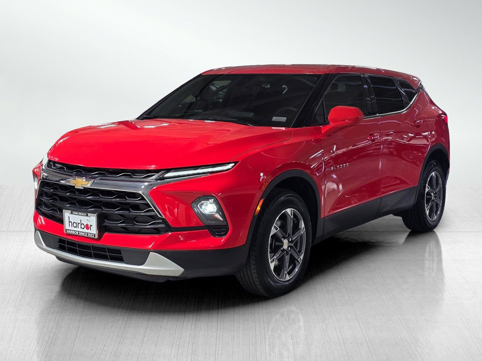 Used 2025 Chevrolet Blazer LT image 3