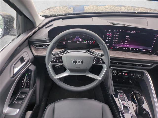 Used 2025 Audi Q5 Premium w/ Convenience Package image 14