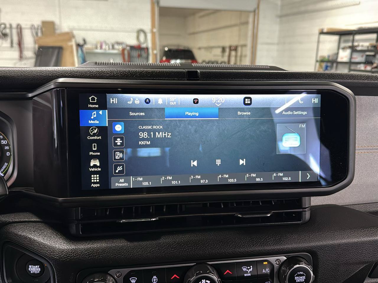 Used 2024 Jeep Wrangler Unlimited AWD/4WD image 16