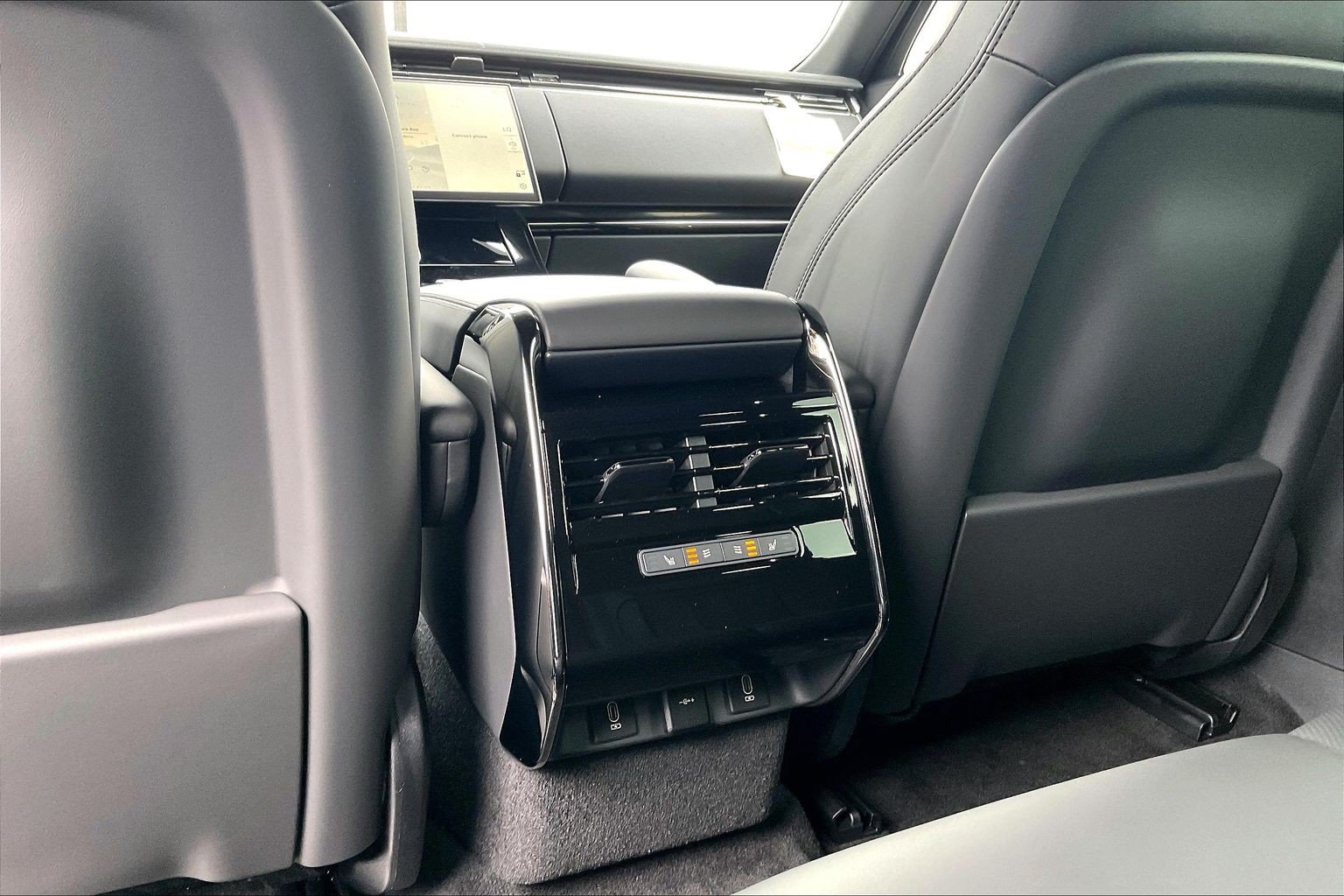 New 2026 Land Rover Range Rover Sport Dynamic SE AWD/4WD image 17