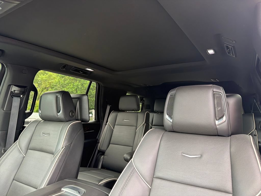 Certified 2024 Cadillac Escalade Premium Luxury AWD/4WD image 2