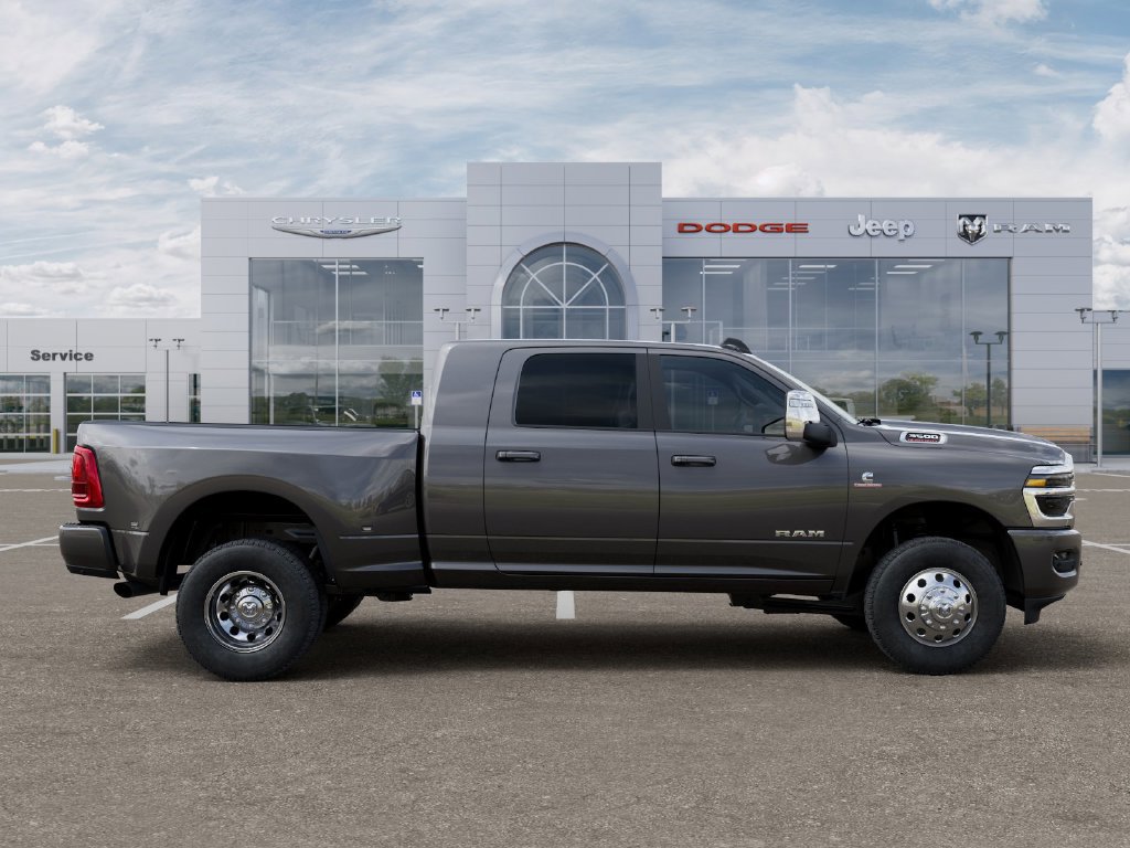 New 2026 RAM 3500 Laramie AWD/4WD image 21