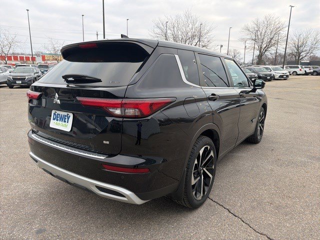 Used 2022 Mitsubishi Outlander SE image 5