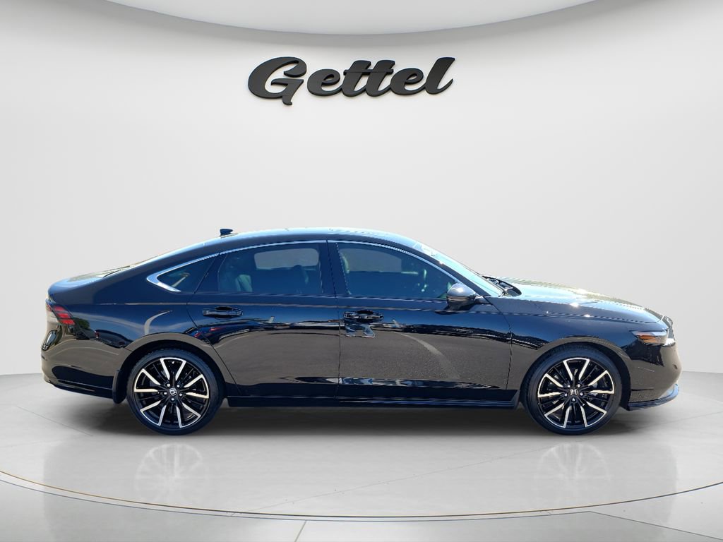 Used 2025 Honda Accord Touring image 3