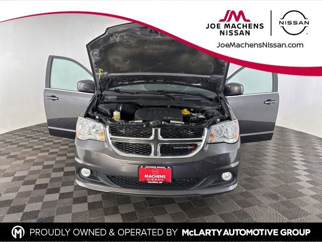 Used 2018 Dodge Grand Caravan SXT FWD image 11