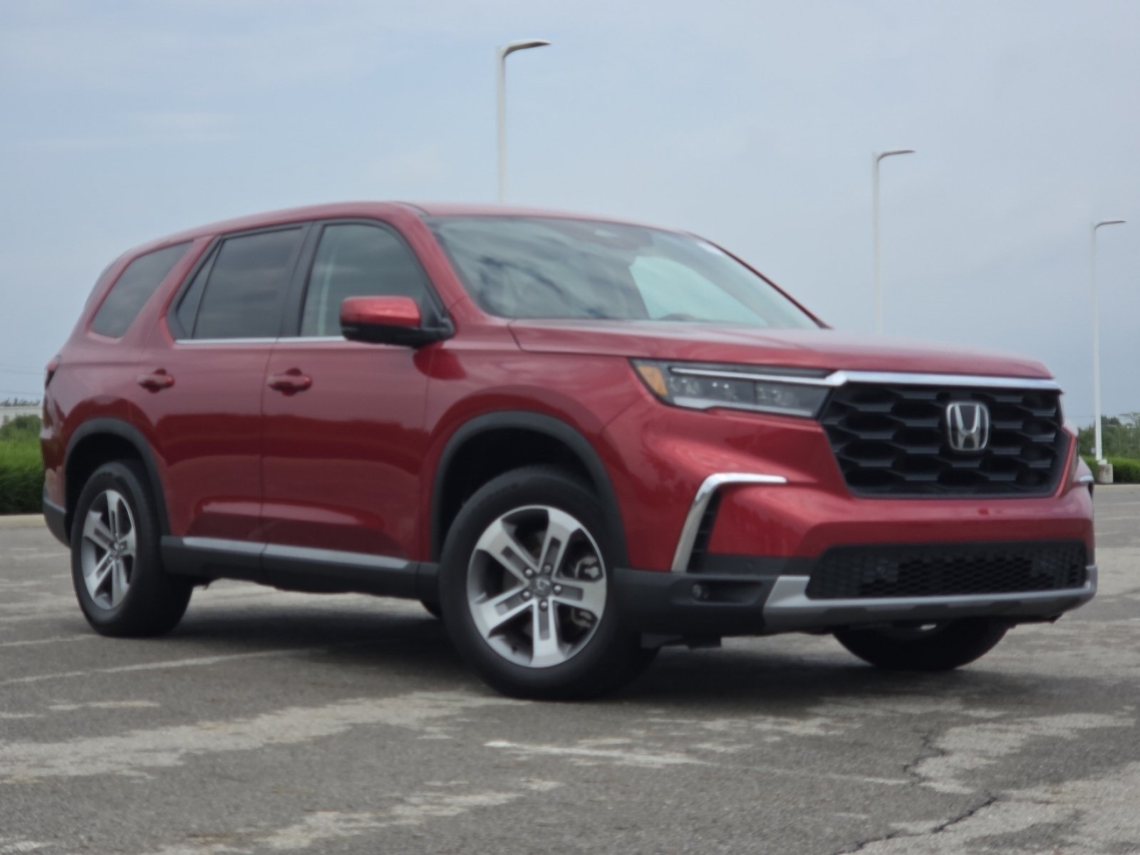 Used 2025 Honda Pilot EX-L image 2