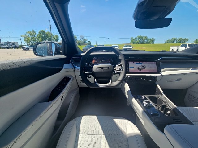 Used 2026 Jeep Cherokee Limited AWD/4WD image 13