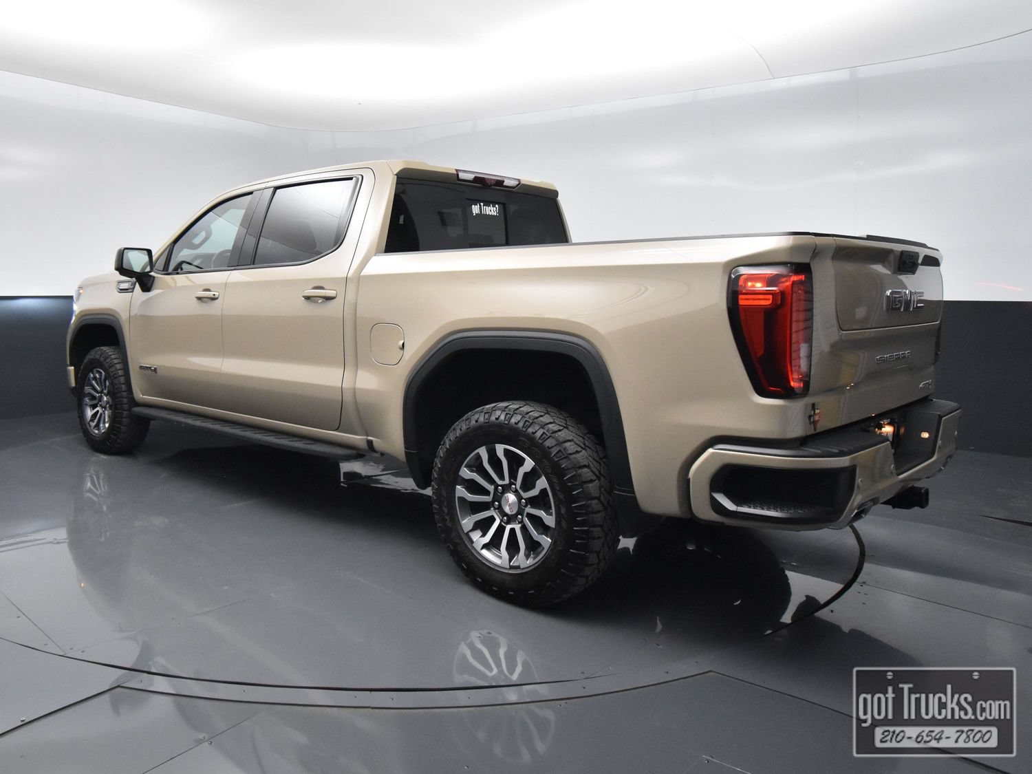 Used 2023 GMC Sierra 1500 AT4 w/ AT4 Premium Package AWD/4WD image 5