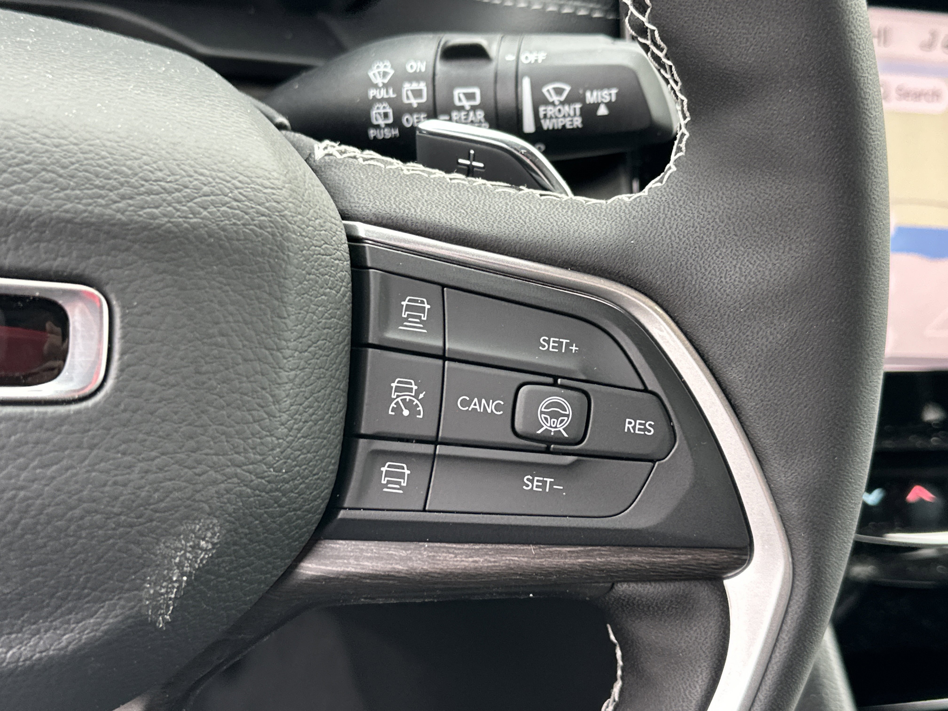 New 2026 Jeep Grand Cherokee Limited w/ Limited Altitude Package image 9