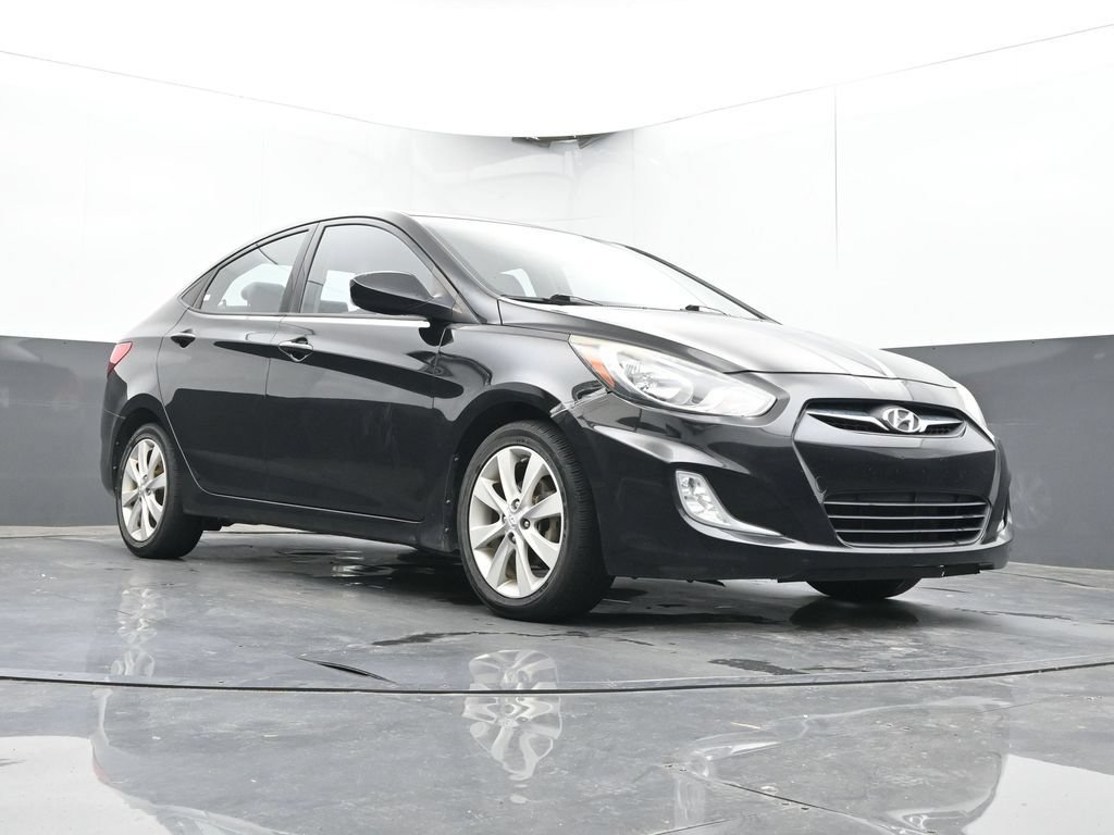 Used 2013 Hyundai Accent GLS w/ Premium Pkg FWD image 40