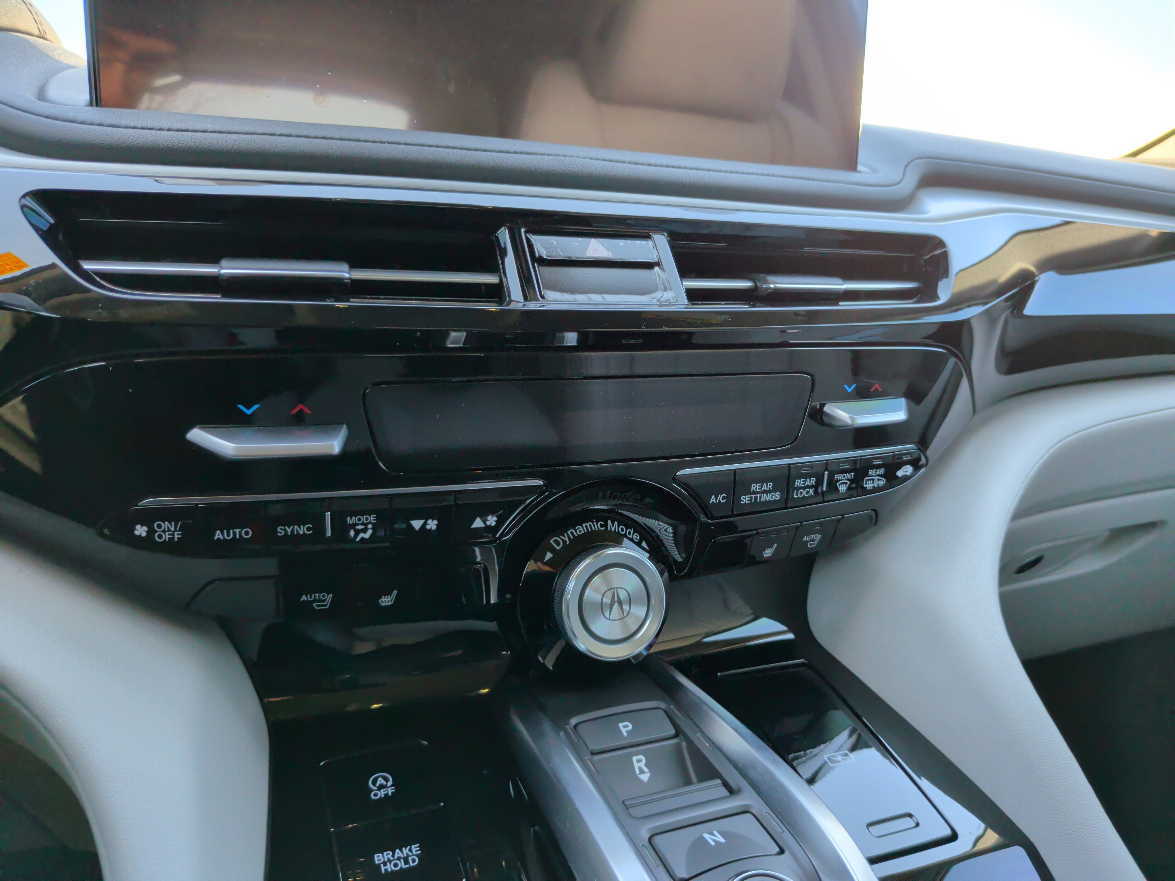 Used 2025 Acura MDX SH-AWD w/ Technology Package image 18