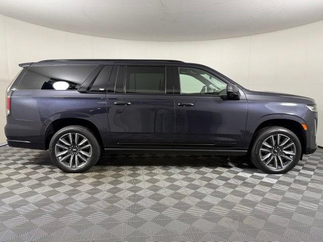 Used 2022 Cadillac Escalade ESV Sport Platinum AWD/4WD image 9