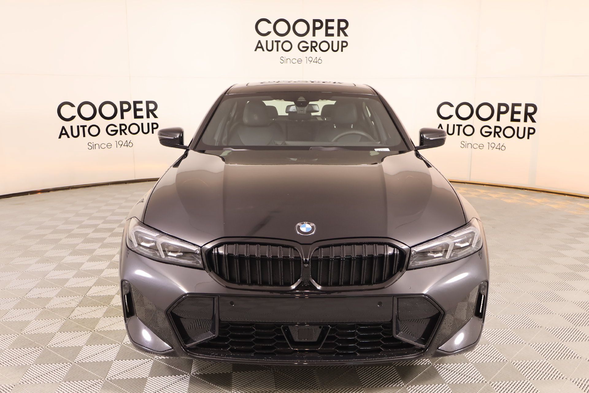 New 2026 BMW 330i xDrive Sedan w/ M Sport Package AWD/4WD image 9