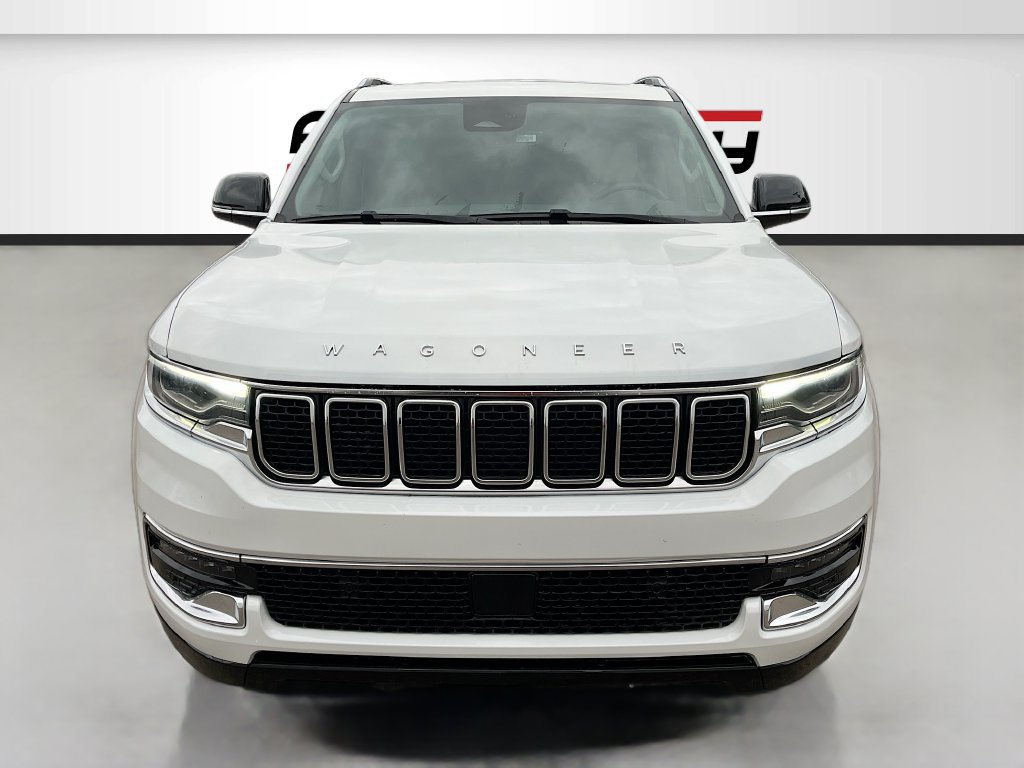 Used 2023 Jeep Wagoneer 4WD w/ Premium Group I image 2