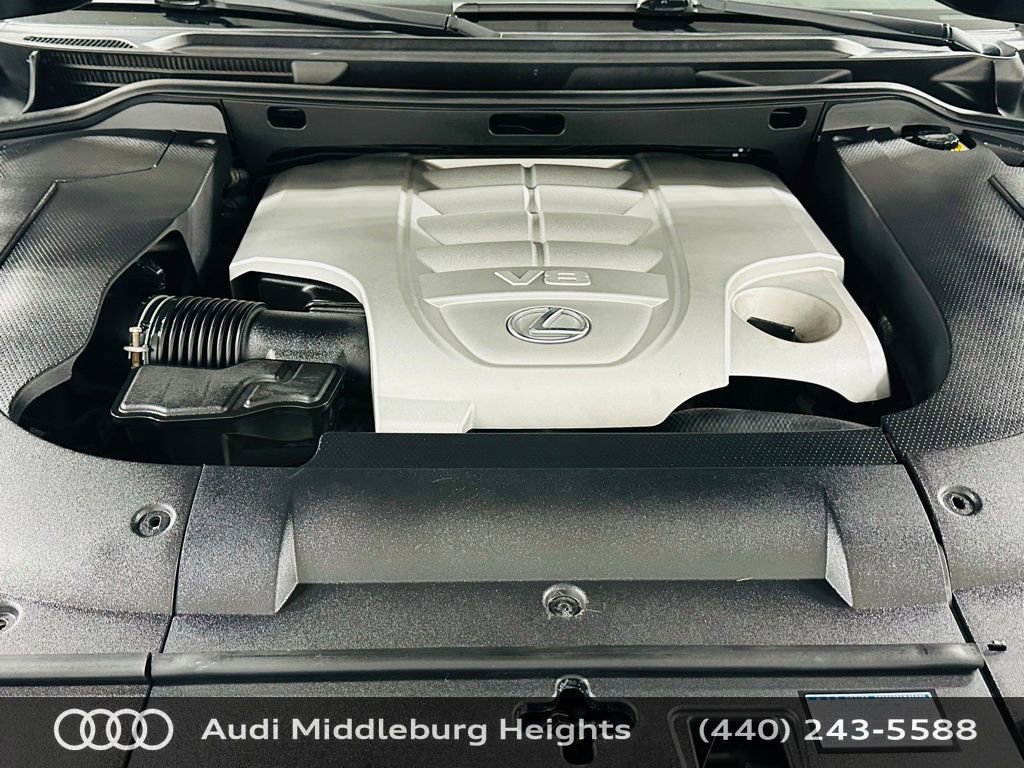 Used 2013 Lexus LX 570 4WD w/ Luxury Pkg w/Pre-crash image 30