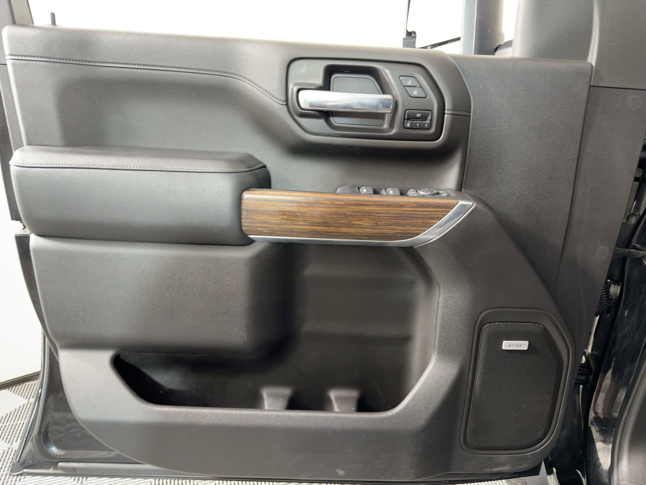 Used 2023 Chevrolet Silverado 2500 High Country w/ Z71 Off-Road Package image 18