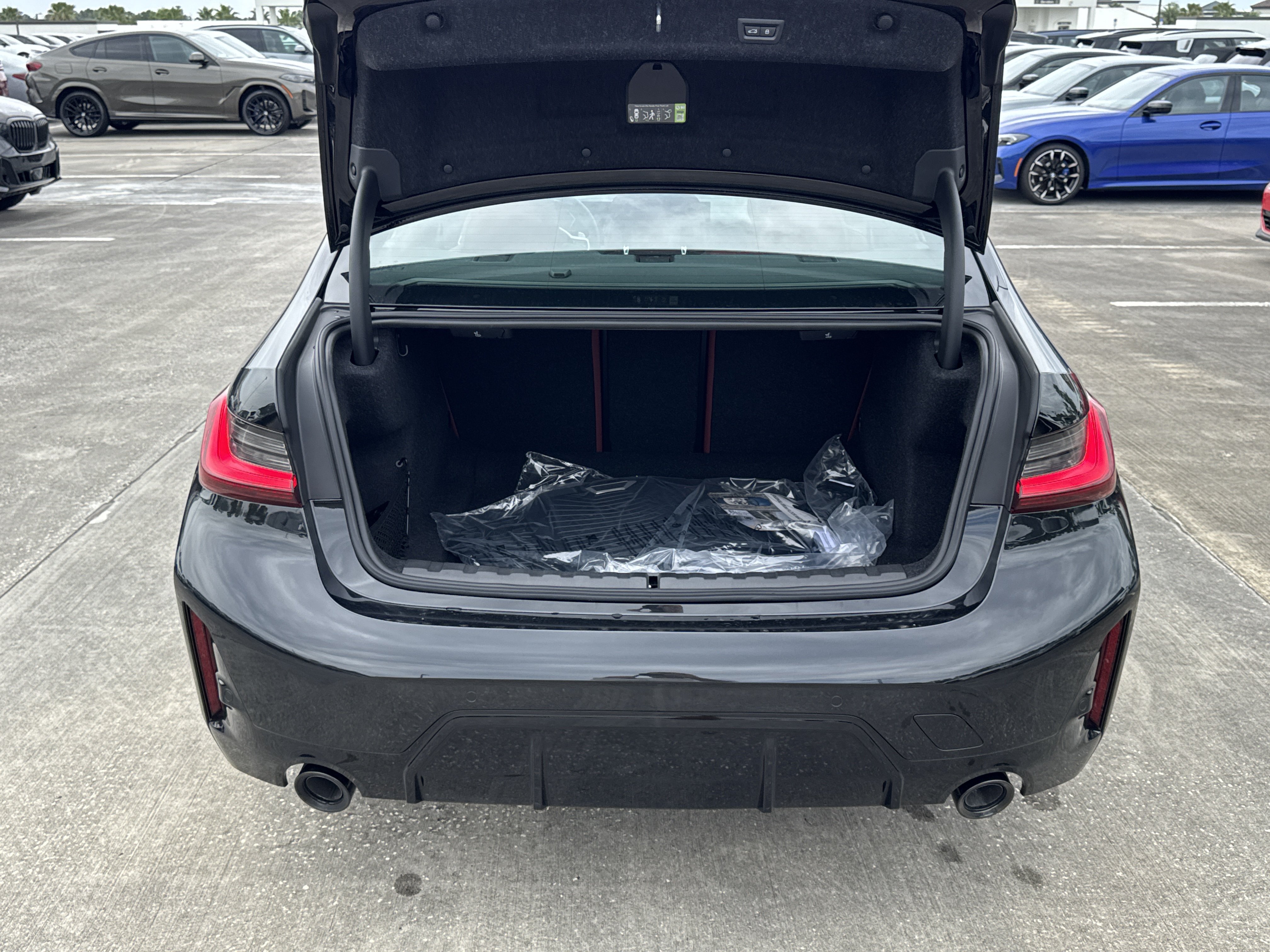 New 2026 BMW 330i Sedan w/ M Sport Package RWD image 12
