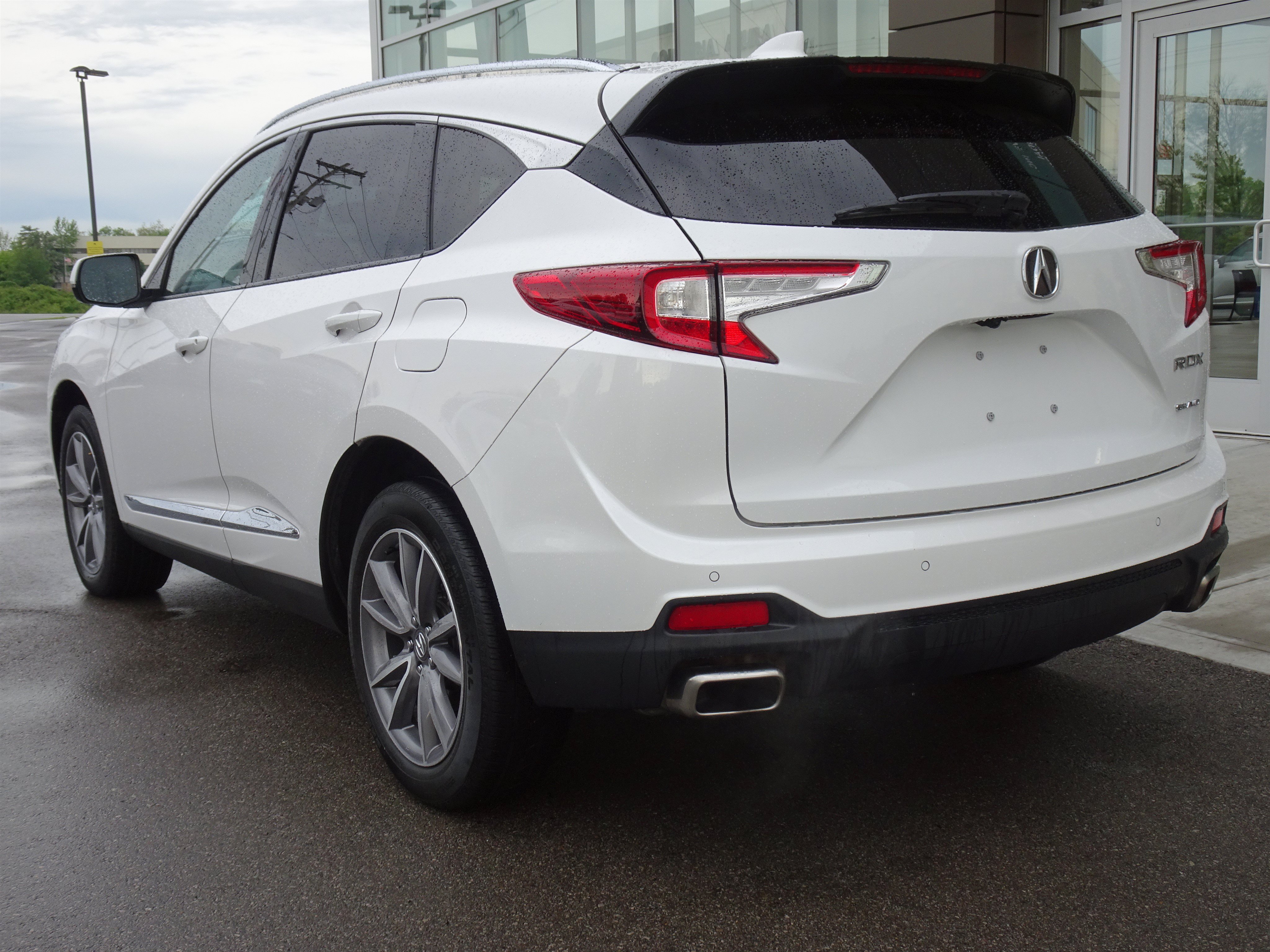 Used 2024 Acura RDX w/ Technology Package AWD/4WD image 3