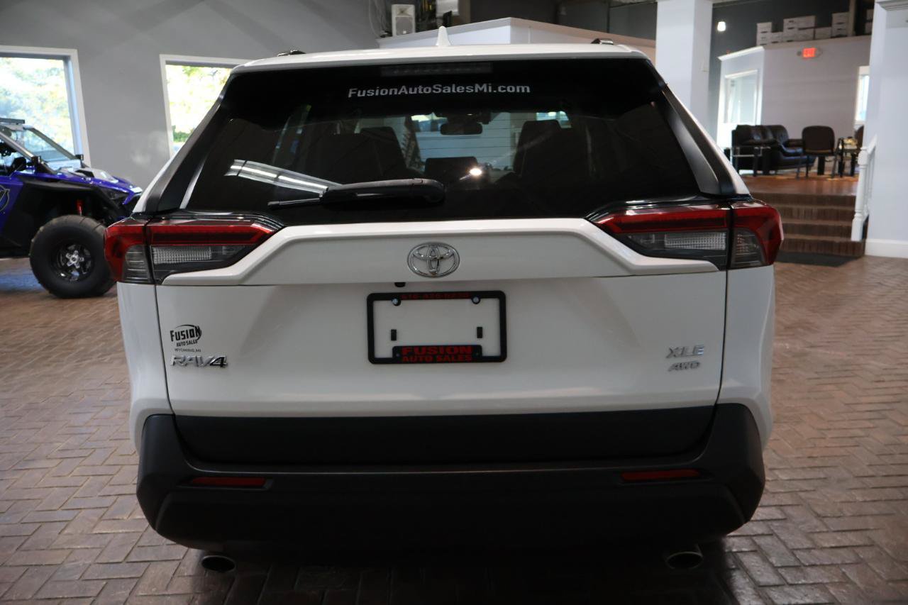 Used 2020 Toyota RAV4 XLE Premium AWD/4WD image 6