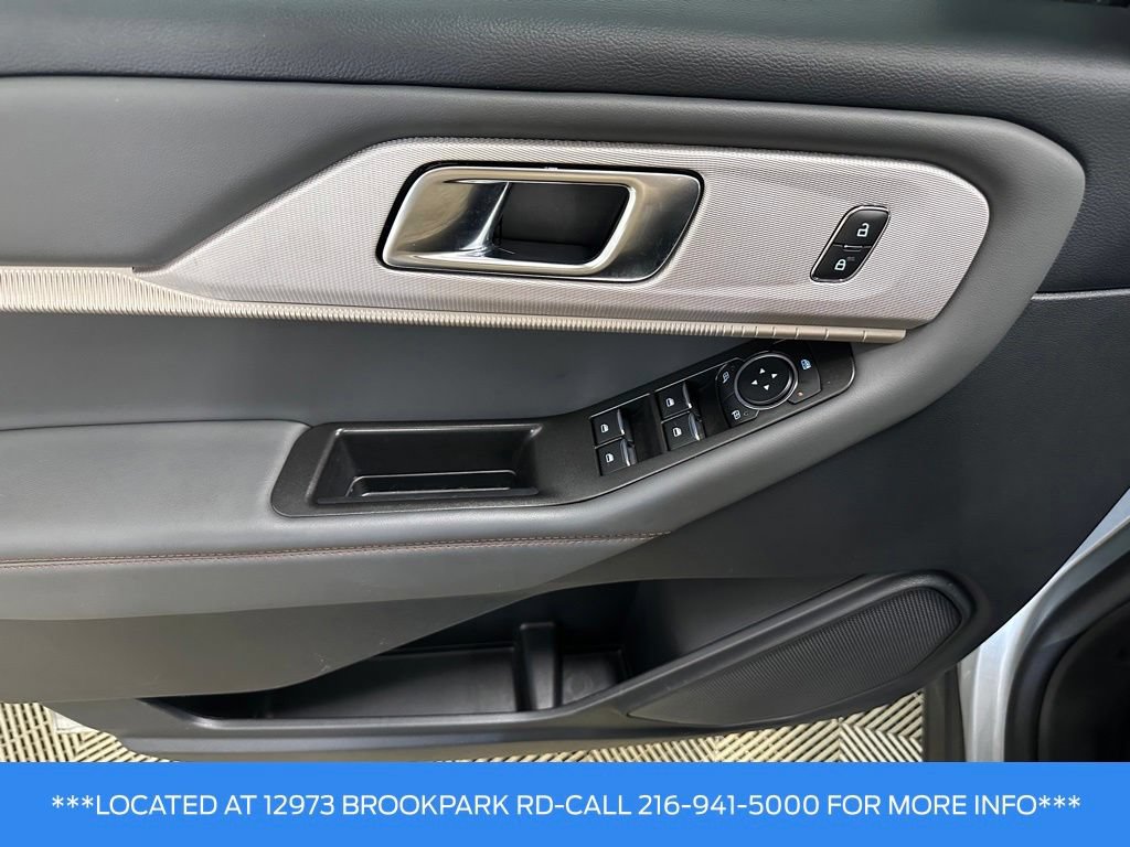 Used 2025 Ford Explorer Active w/ Active Comfort Package AWD/4WD image 8
