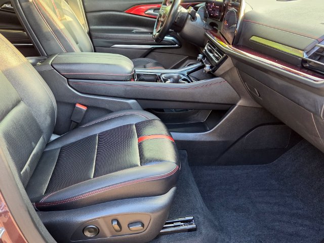 Used 2025 Chevrolet Traverse RS FWD image 20