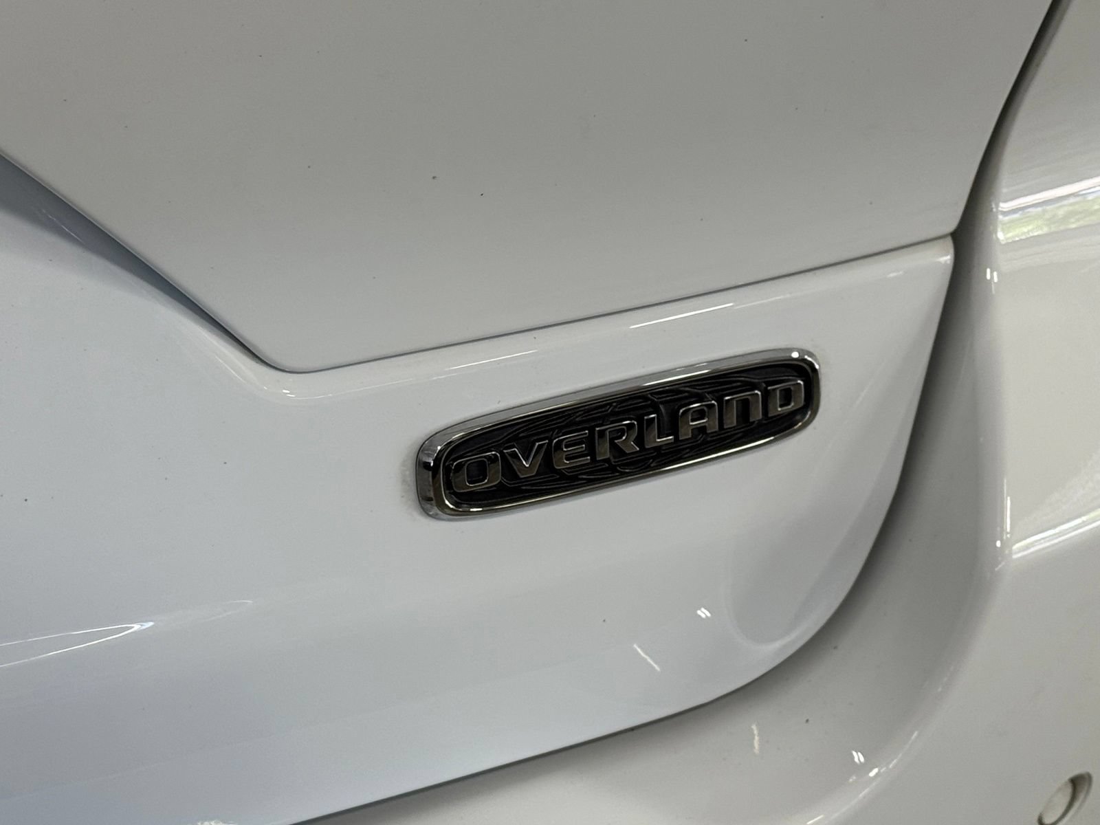 Used 2023 Jeep Grand Cherokee Overland AWD/4WD image 57