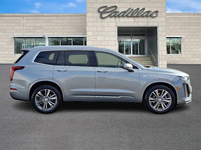 Certified 2025 Cadillac XT6 Premium Luxury image 9