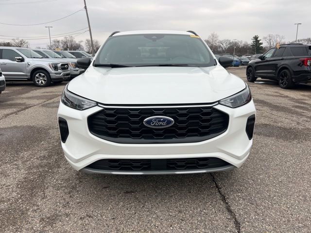 Certified 2024 Ford Escape ST-Line w/ Tech Pack #1 AWD/4WD image 2