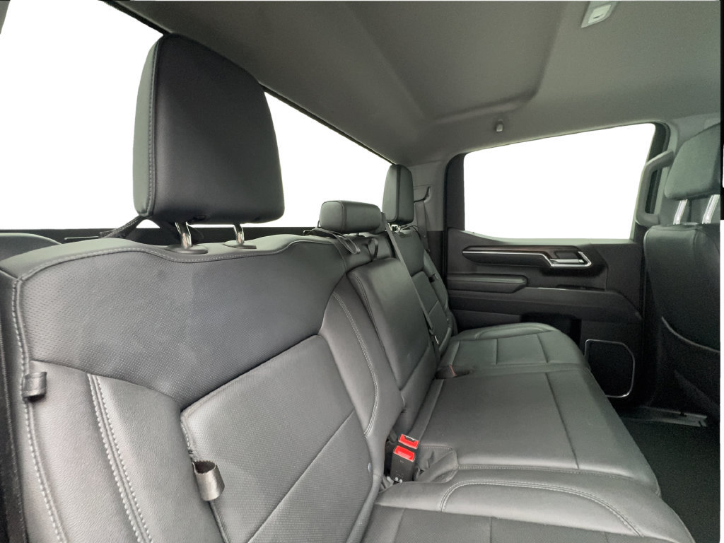 Used 2025 GMC Sierra 1500 SLT AWD/4WD image 32