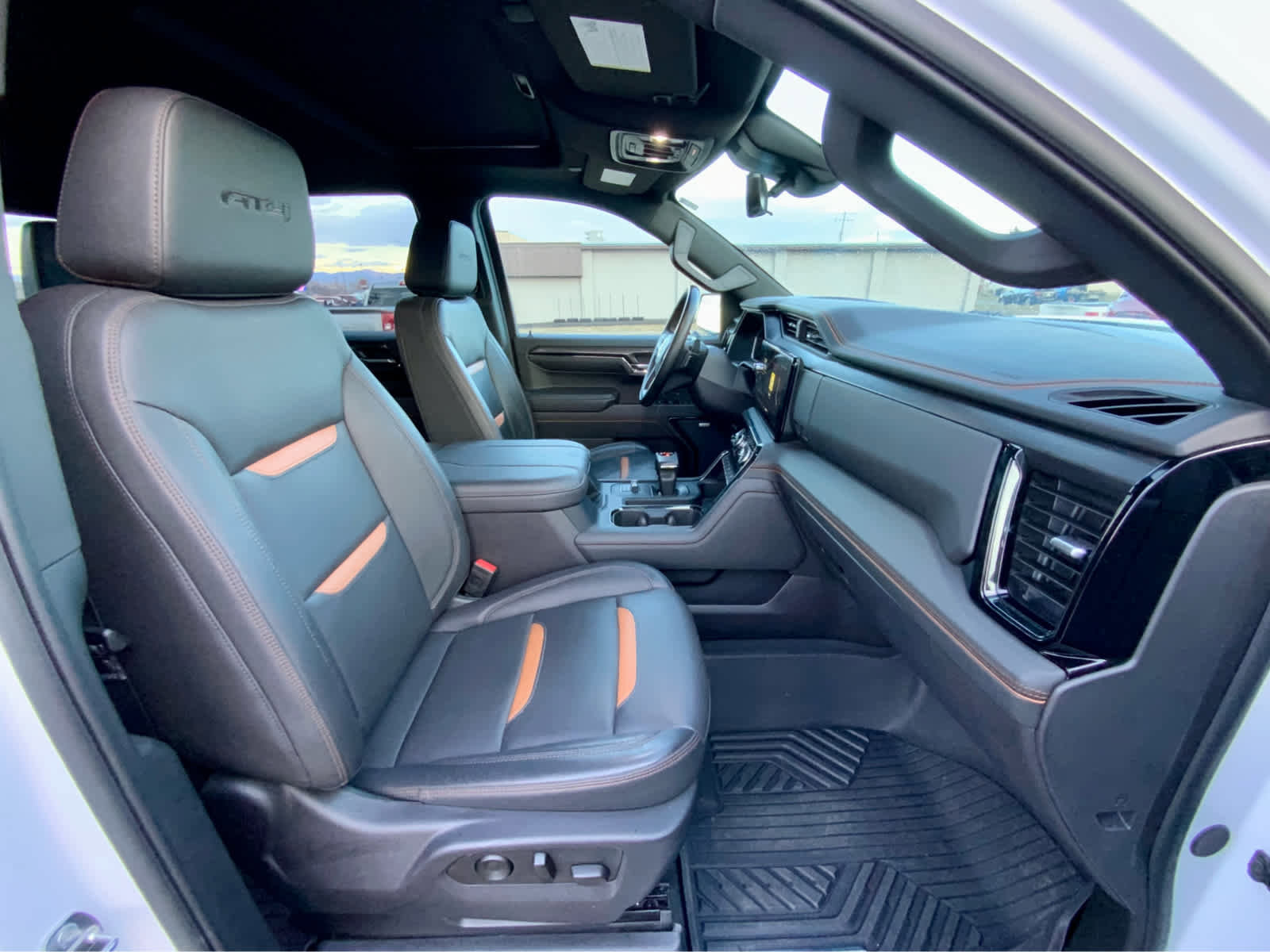 Used 2024 GMC Sierra 1500 AT4 w/ Technology Package image 29