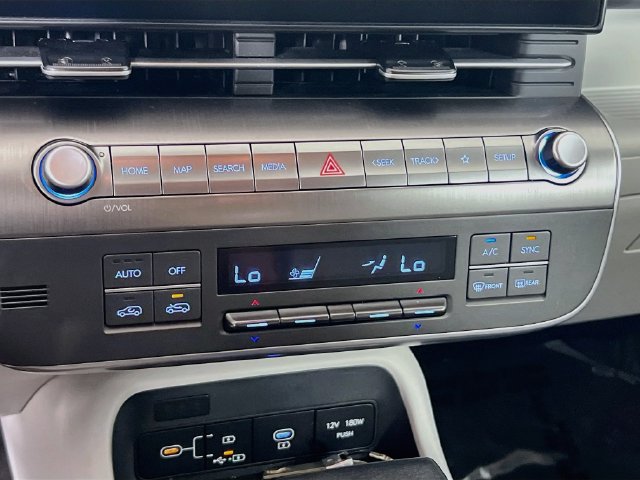 Used 2025 Hyundai Kona SEL FWD image 12