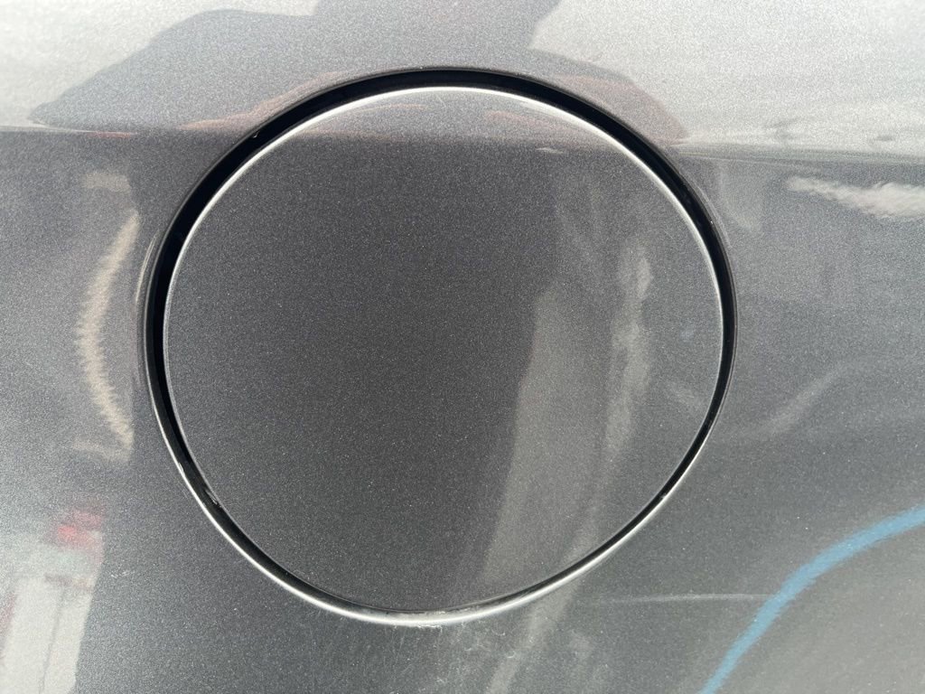 Used 2013 Toyota RAV4 XLE image 18