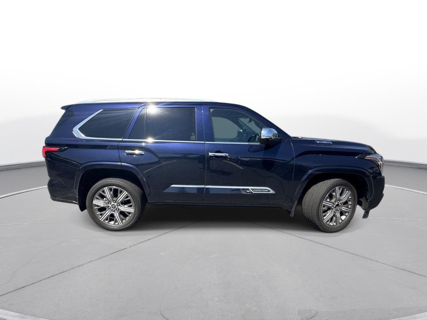 Used 2024 Toyota Sequoia Capstone AWD/4WD image 5