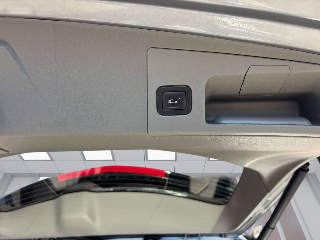 Used 2025 Cadillac XT5 Premium Luxury image 15