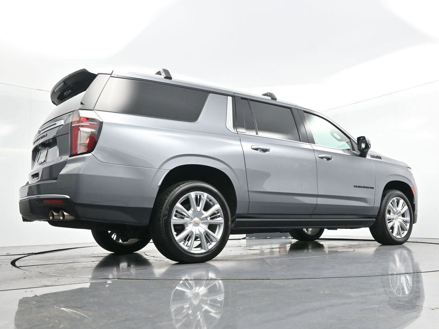 Used 2022 Chevrolet Suburban High Country image 58