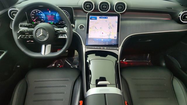 Used 2025 Mercedes-Benz GLC 350e 4MATIC image 37