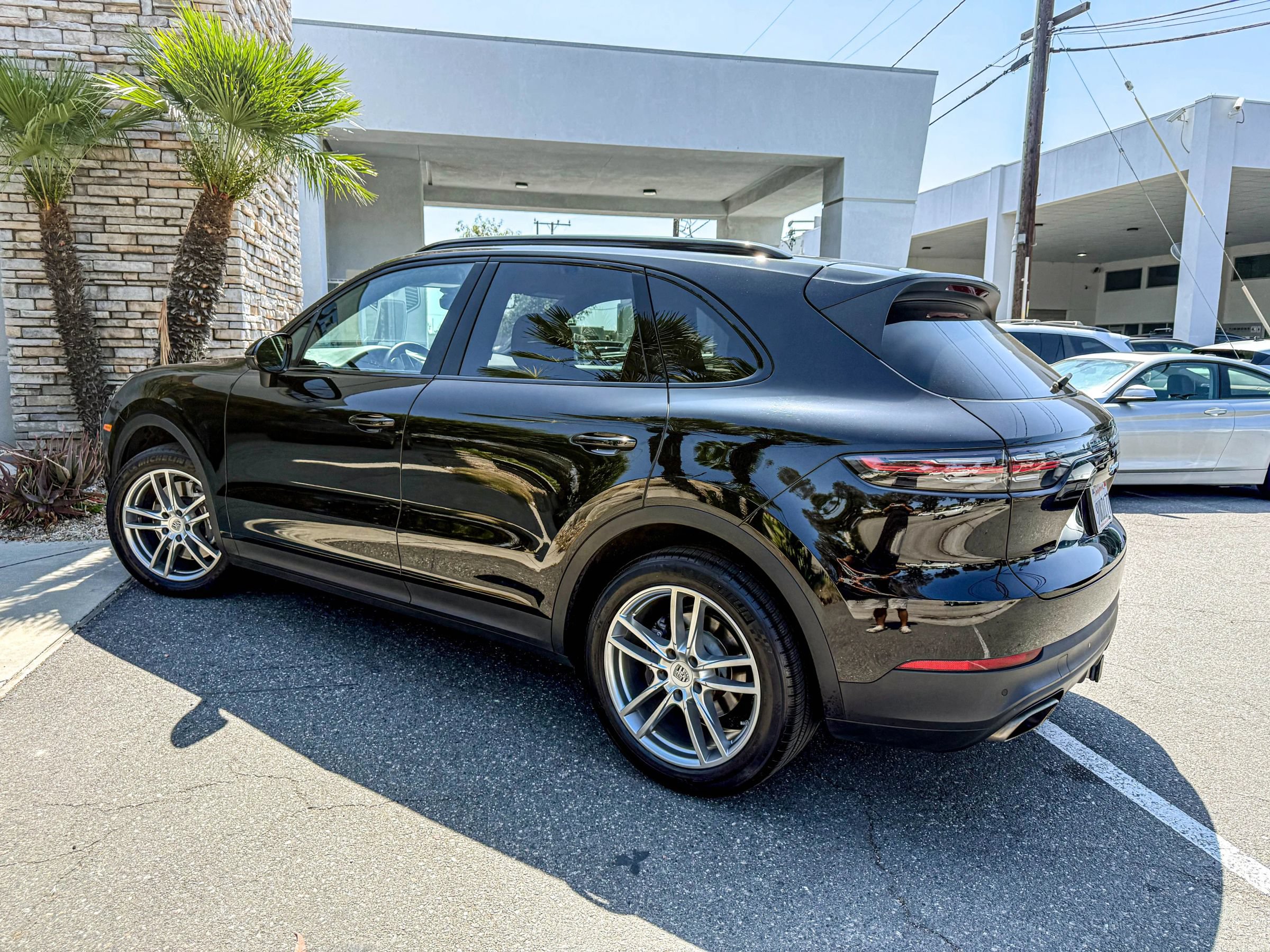 Used 2022 Porsche Cayenne Platinum Edition AWD/4WD image 4