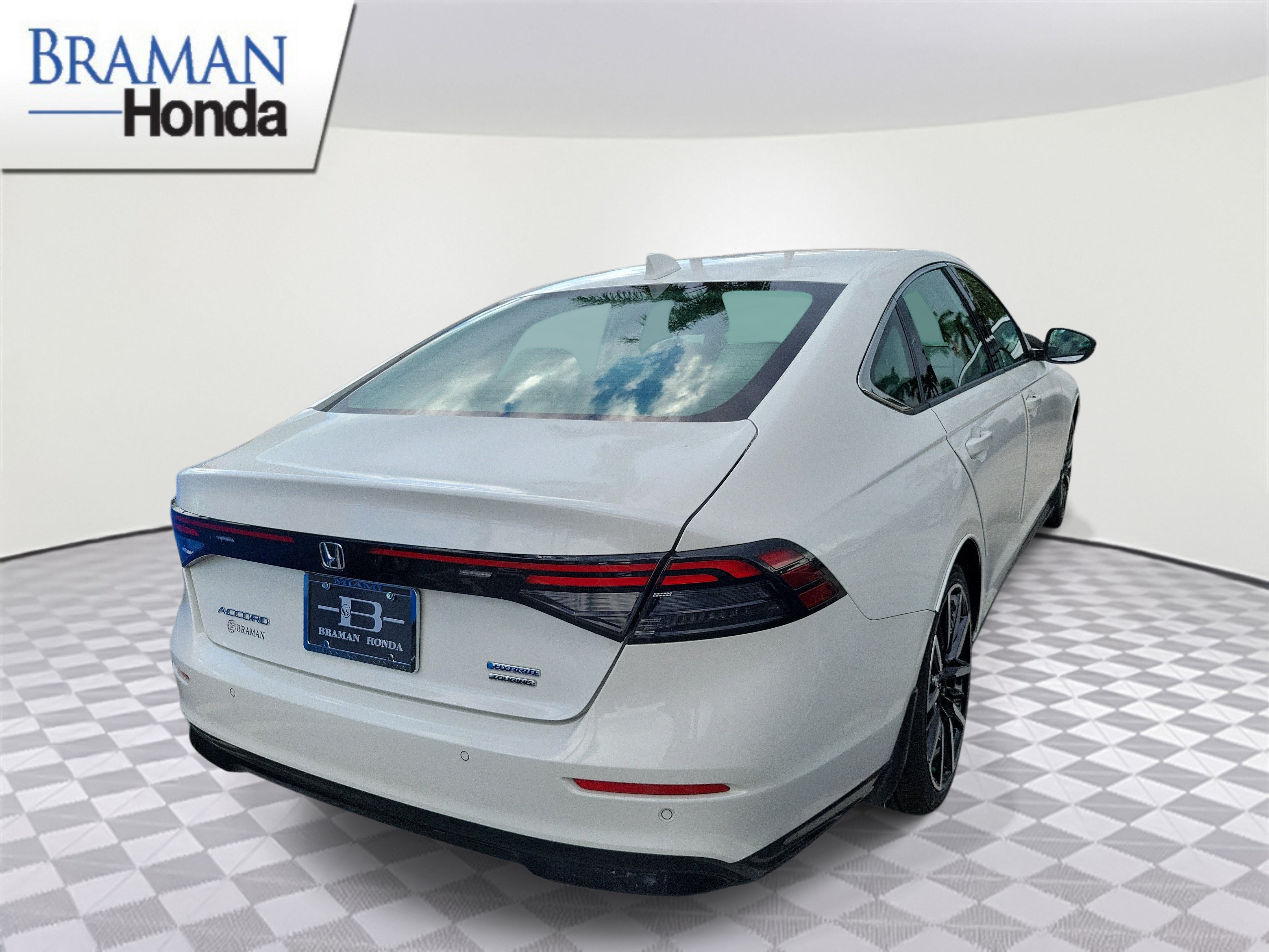 Certified 2023 Honda Accord Touring image 3