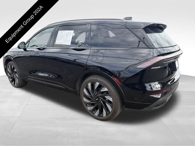 Used 2024 Lincoln Nautilus Reserve w/ Equipment Group 202A image 4