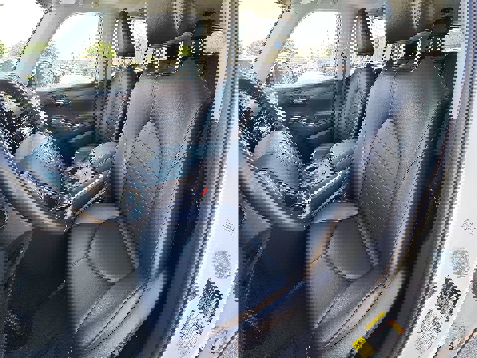 Used 2021 Toyota Highlander XLE image 13