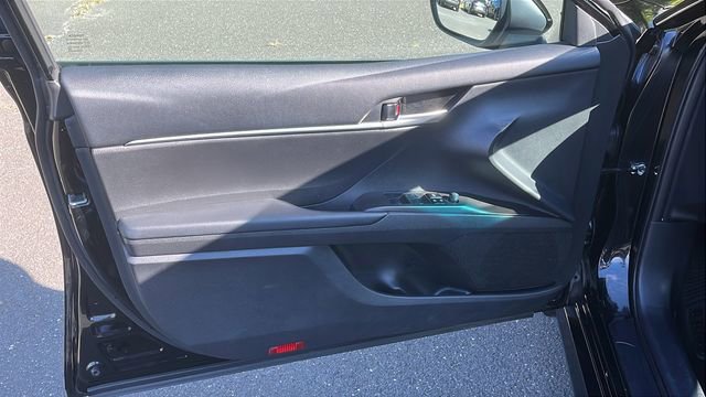 Used 2024 Toyota Camry LE image 9