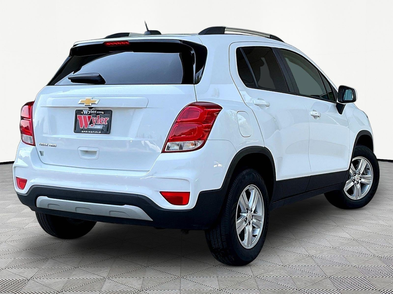 Used 2022 Chevrolet Trax LT w/ LT Convenience Package AWD/4WD image 6