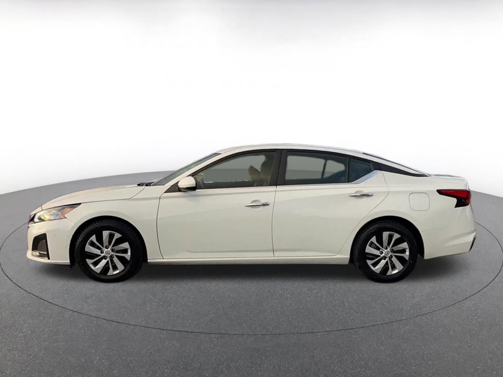 Used 2023 Nissan Altima 2.5 S image 9