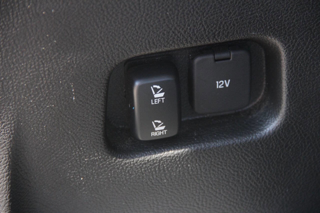 Used 2023 Ford Edge SEL image 15