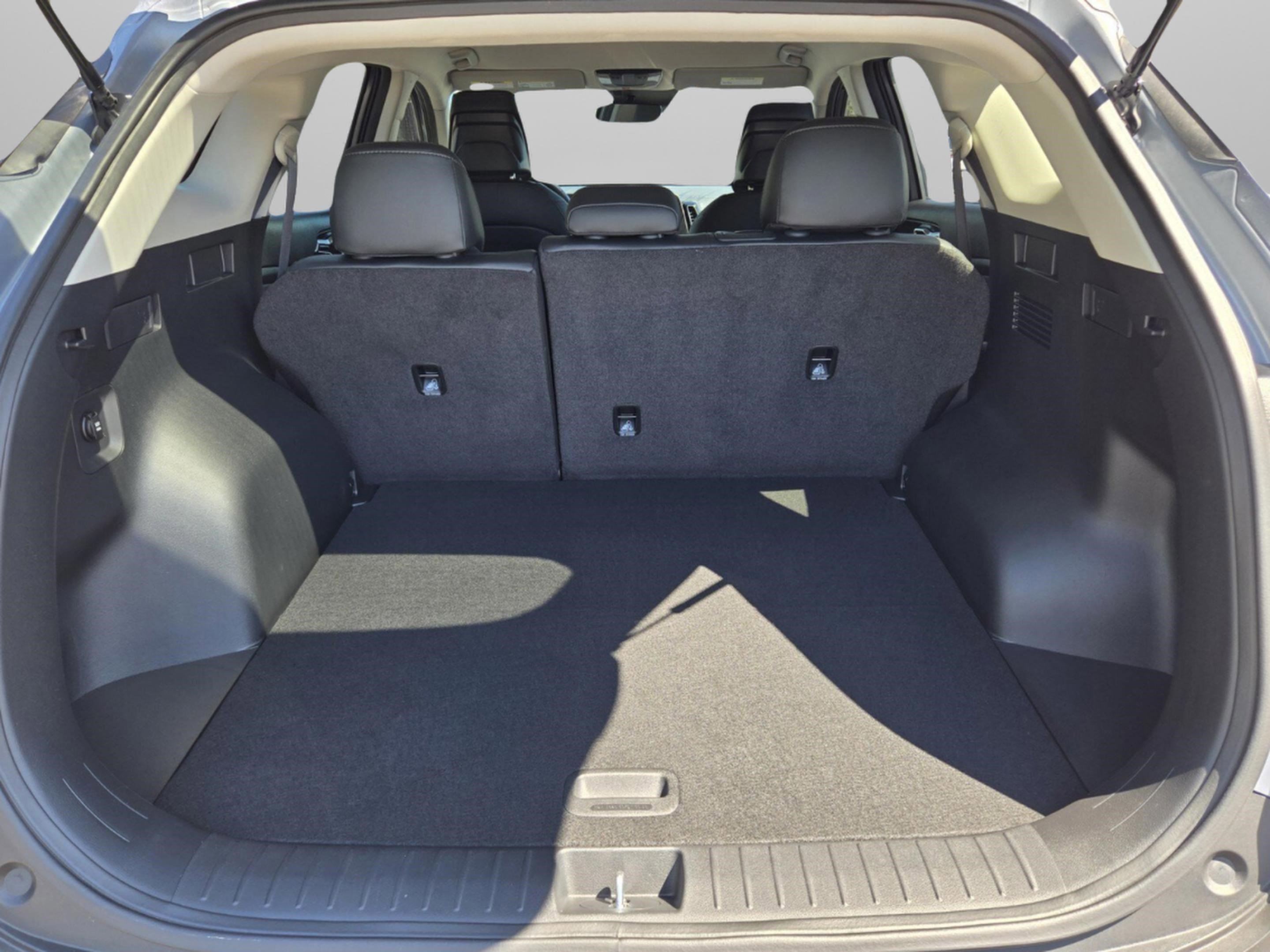 Used 2024 Kia Sportage EX image 27