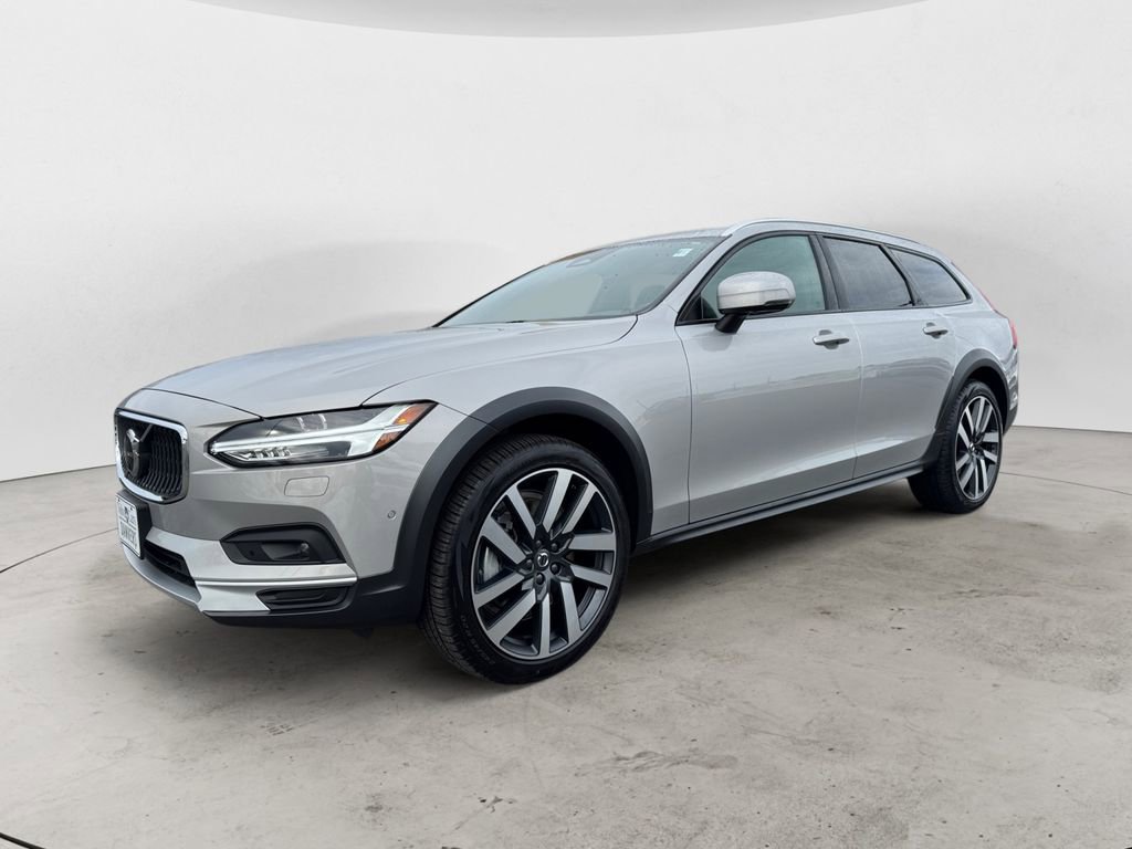 Certified 2025 Volvo V90 B6 Cross Country Plus image 2