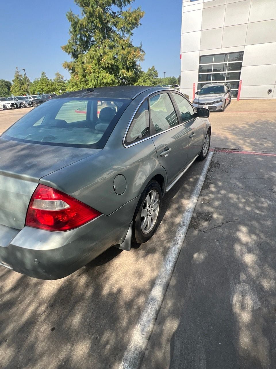 Used 2007 Mercury Montego Luxury FWD image 6